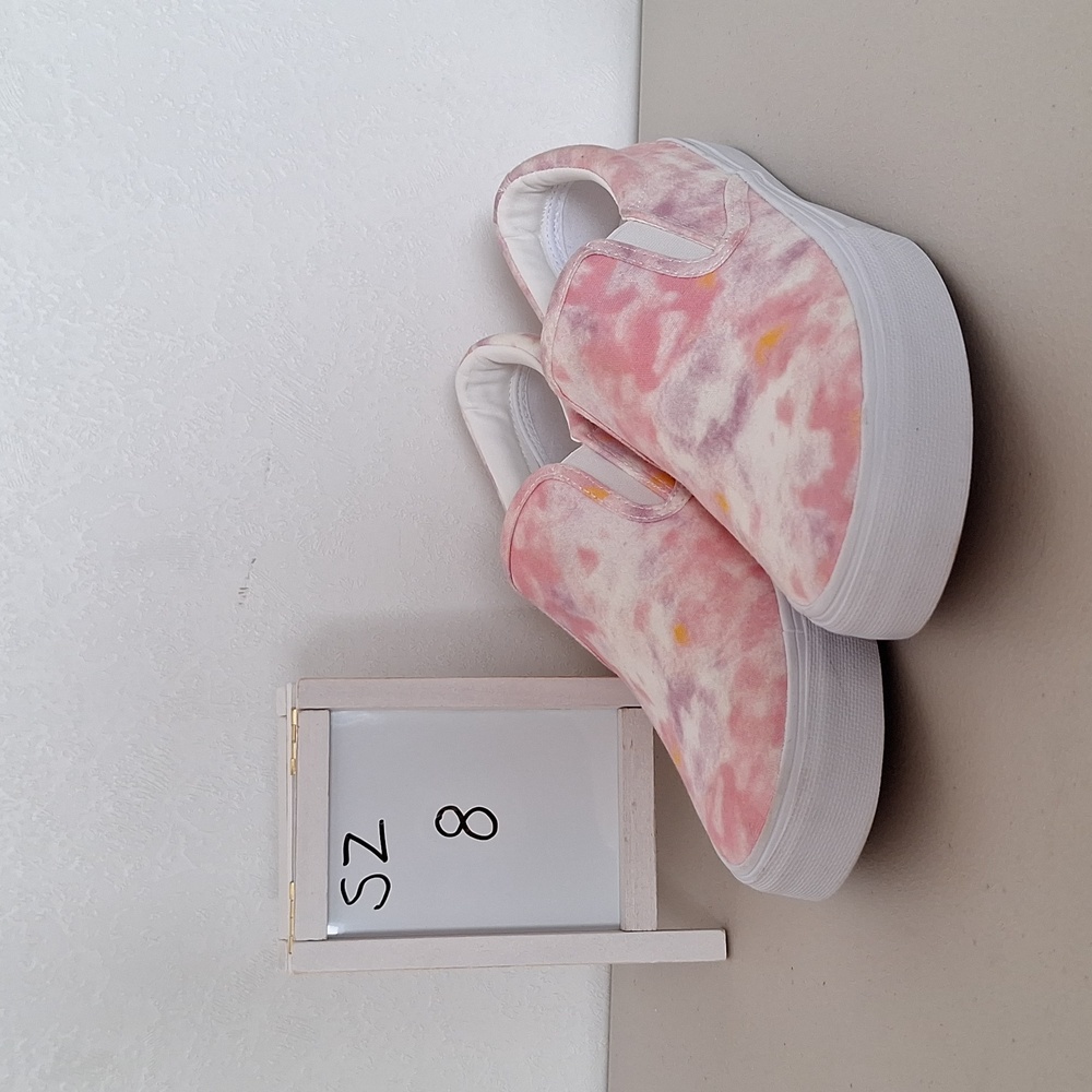#ADJ Time and Tru slip on sneakers